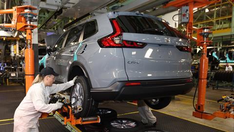 Associates building the CR-V at Honda of Canada Mfg., in Alliston, Ontario.