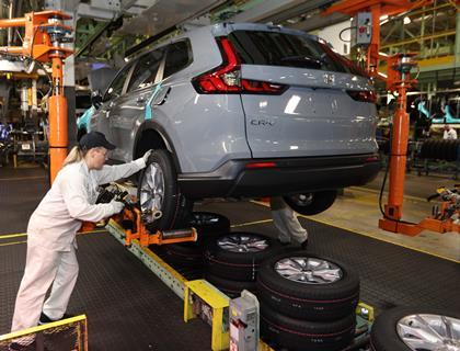 Associates building the CR-V at Honda of Canada Mfg., in Alliston, Ontario.