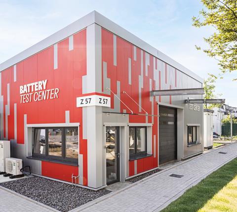 battery-test-center-henkel-1_High