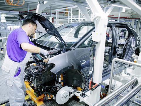 VW Zwickau - Pre-series production in the assembly hall