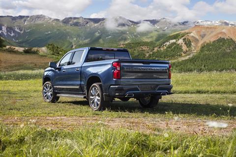 2022-Chevrolet-Silverado-HighCountry-014